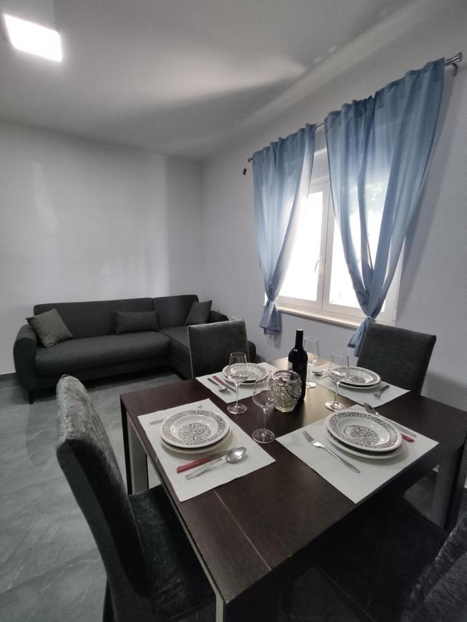 Apartman Lu Jesenice  Exteriör bild